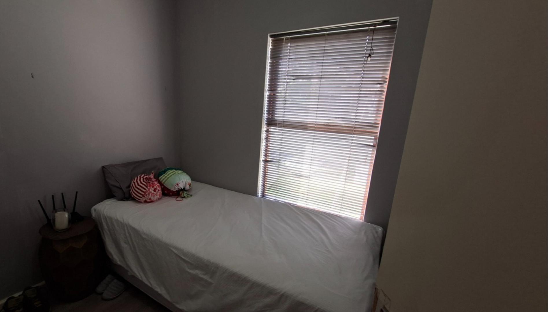 Bed Room 2 of property in Victoria Park