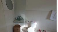Bathroom 1 of property in Victoria Park