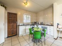 Kitchen - 13 square meters of property in Sonneglans