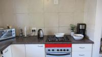 Kitchen - 13 square meters of property in Sonneglans