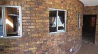 Spaces - 55 square meters of property in Vaal Oewer