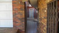 Spaces - 55 square meters of property in Vaal Oewer