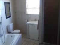 Bathroom 1 - 15 square meters of property in Vaal Oewer