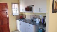 Kitchen of property in Alveda