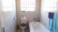 Bathroom 1 of property in Alveda
