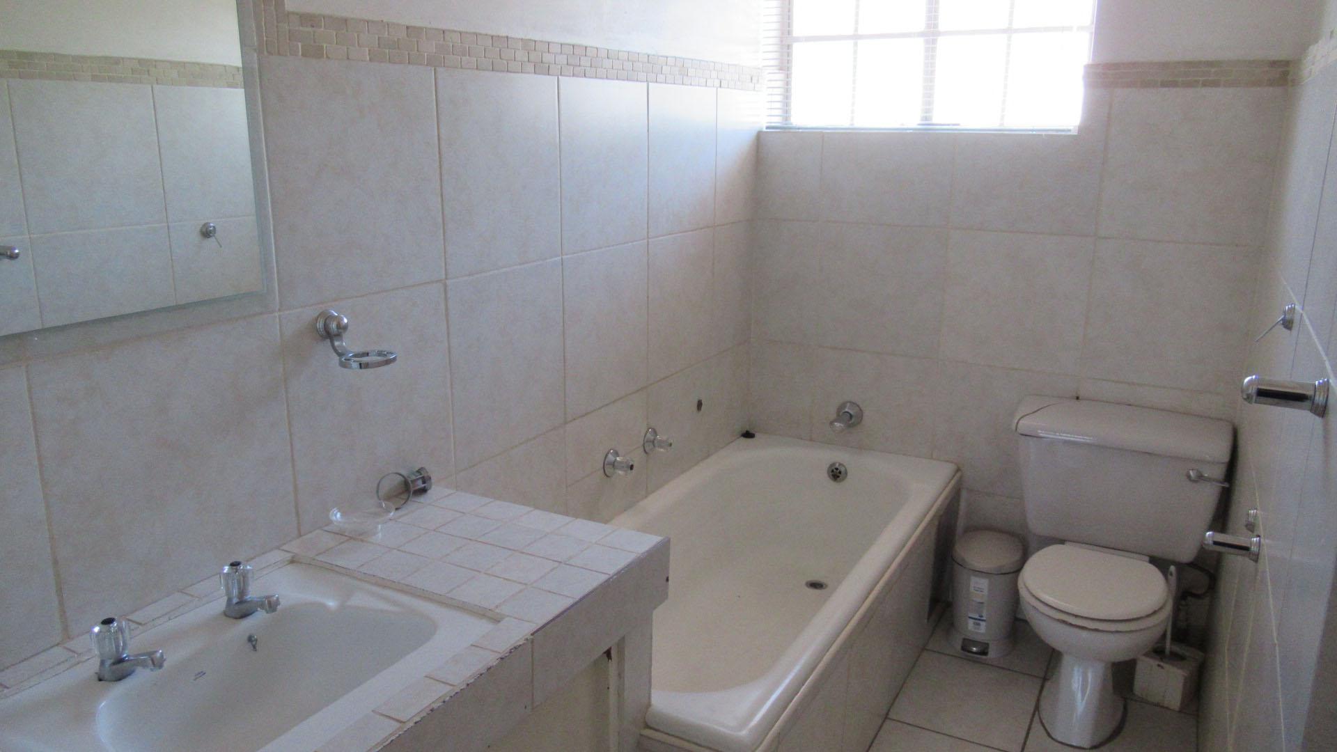 Main Bathroom of property in Kew