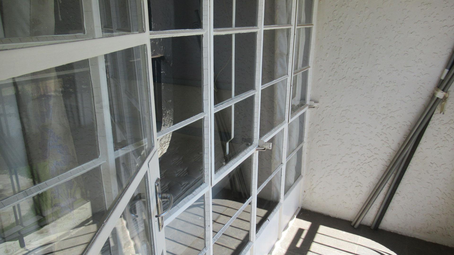 Balcony - 4 square meters of property in Kew