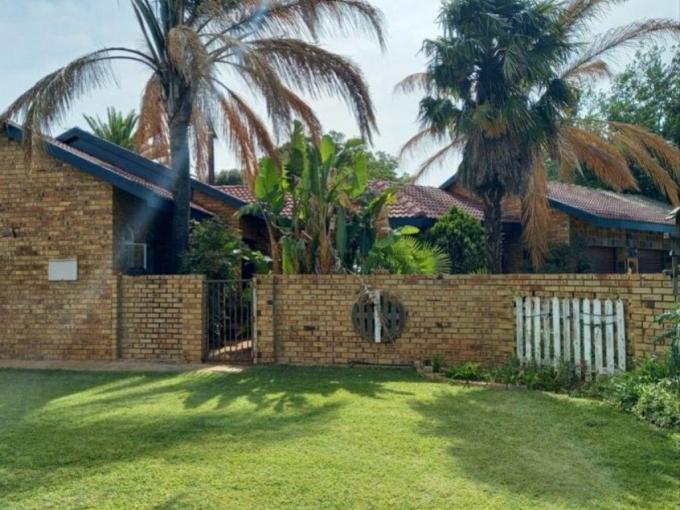 3 Bedroom House for Sale For Sale in Wilkoppies - MR507875