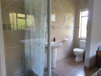 Bathroom 1 - 6 square meters of property in Montagu
