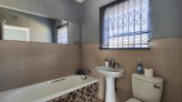 Main Bathroom - 5 square meters of property in Sharon Park