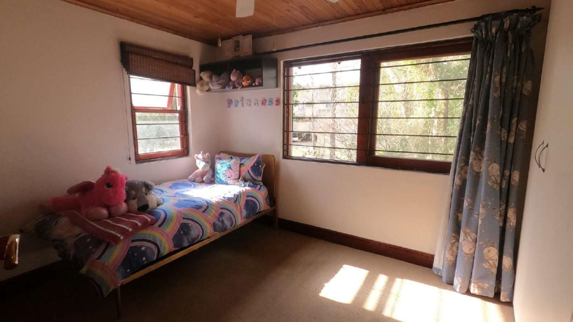 Bed Room 1 of property in The Gardens