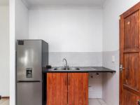 Kitchen - 9 square meters of property in Zandspruit
