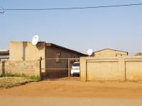 Front View of property in Mapleton