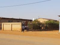 Front View of property in Mapleton