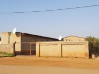 Front View of property in Mapleton