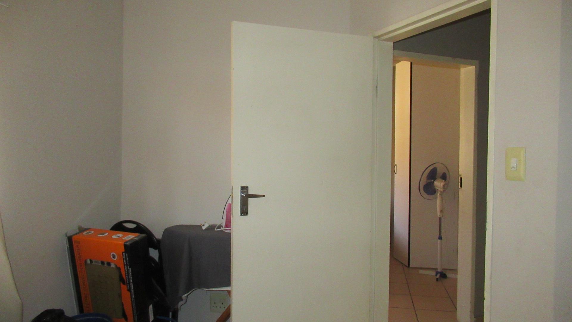 Bed Room 1 - 12 square meters of property in Rustenburg