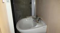 Staff Bathroom - 3 square meters of property in Silver Lakes Golf Estate