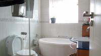 Bathroom 2 - 7 square meters of property in Silver Lakes Golf Estate