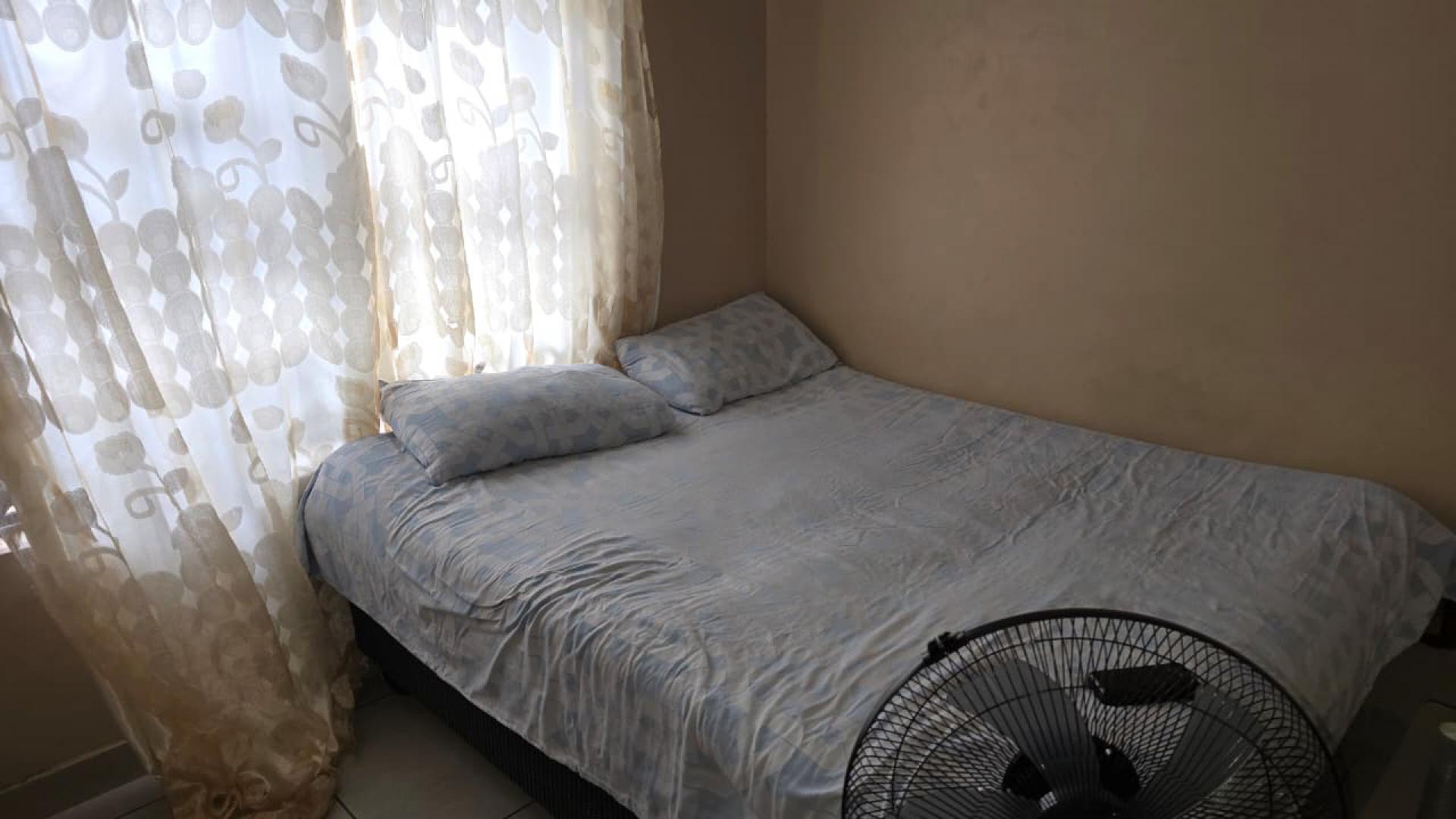 Bed Room 1 of property in Ellaton