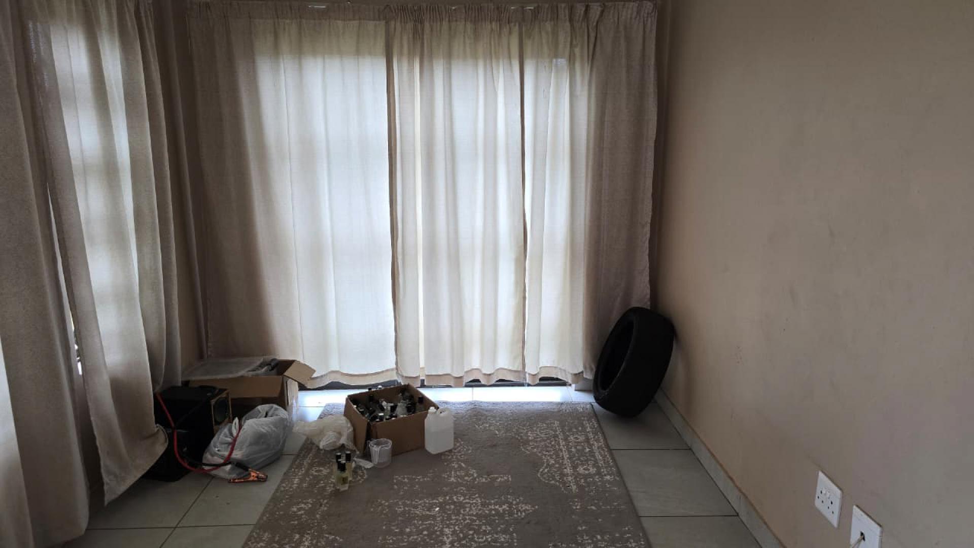 Lounges of property in Ellaton