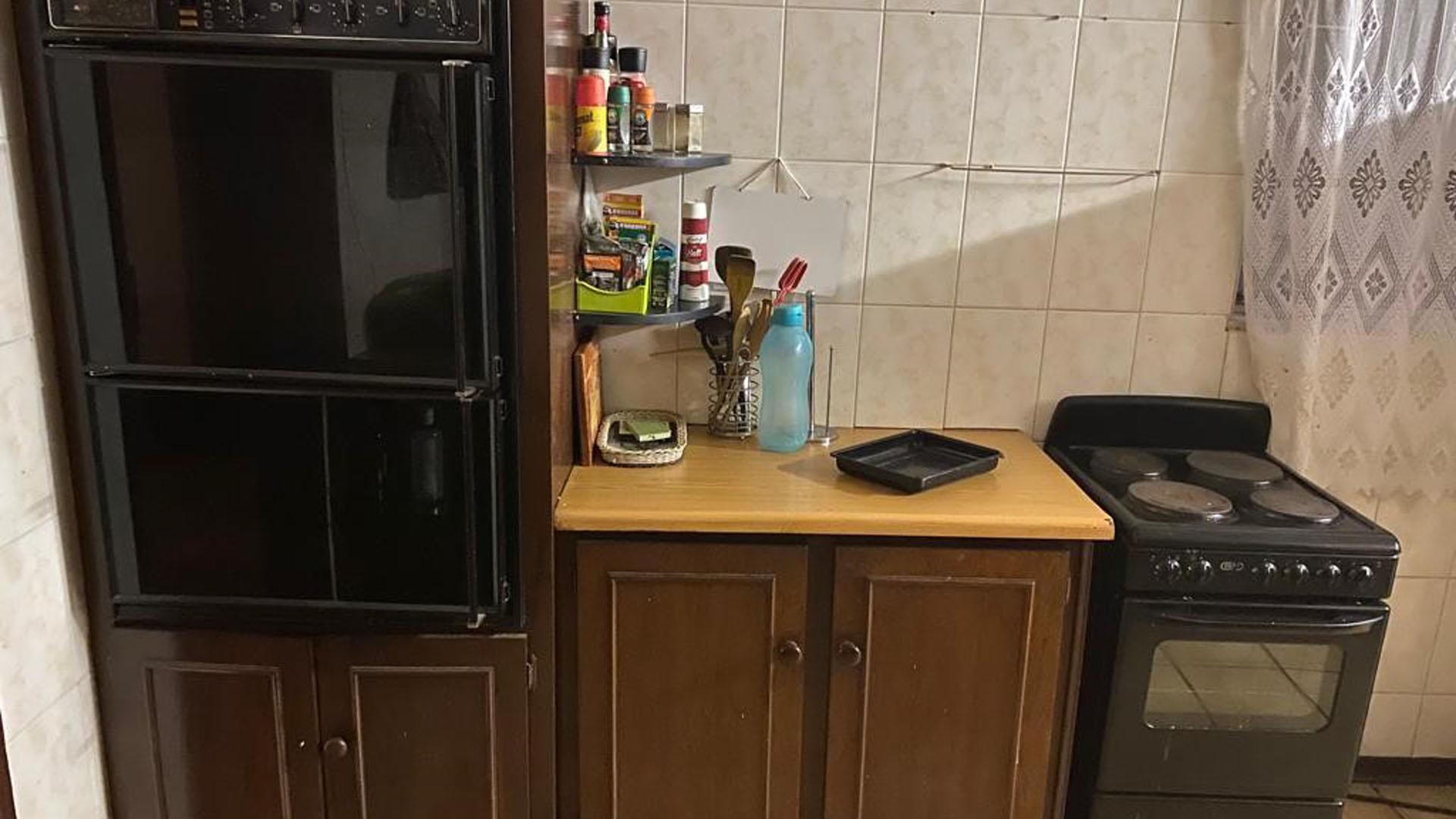 Kitchen of property in Declercqville