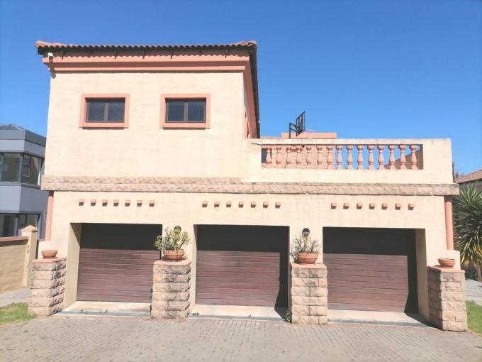 4 Bedroom House for Sale For Sale in Blue Valley Golf Estate - MR508706