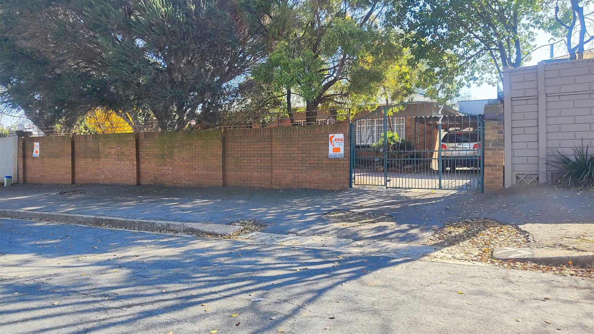 Front View of property in Symhurst