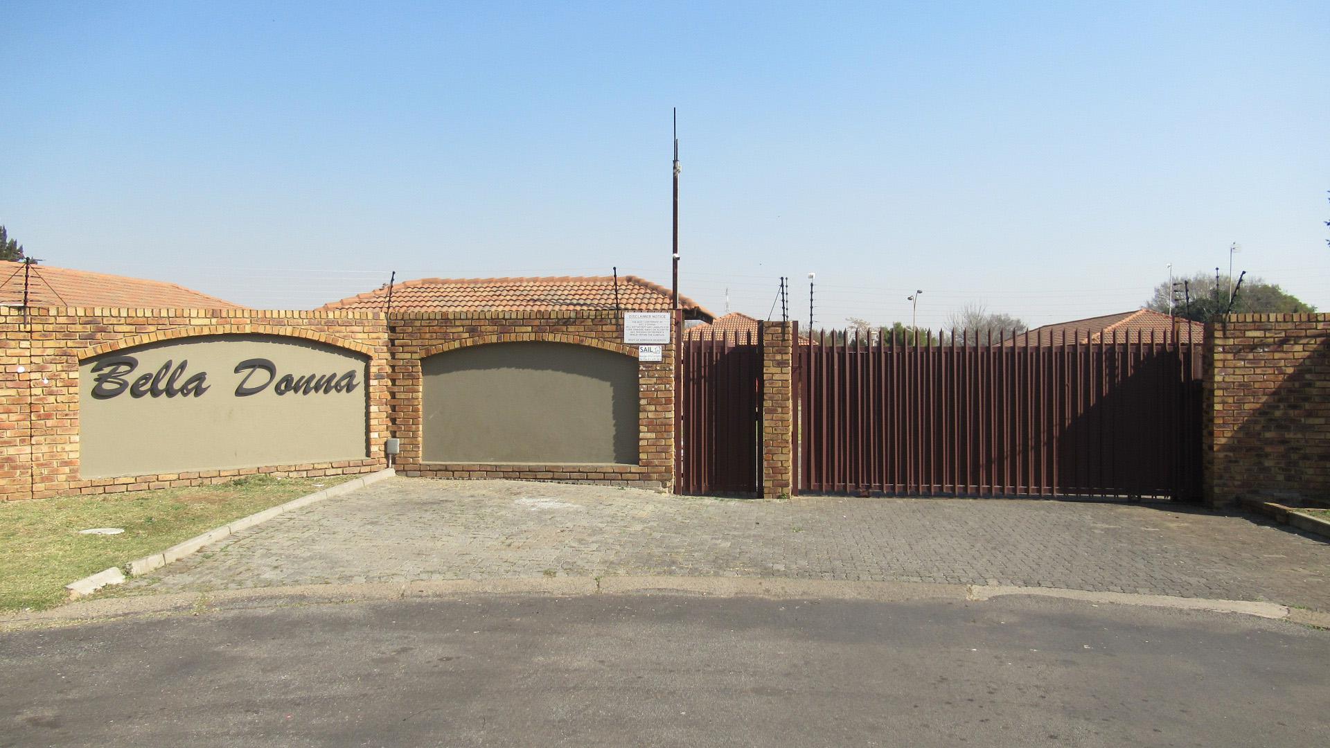 Front View of property in Vaalpark