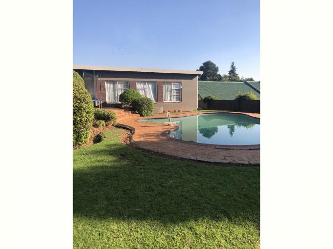 4 Bedroom House for Sale For Sale in Constantia Kloof - MR508906