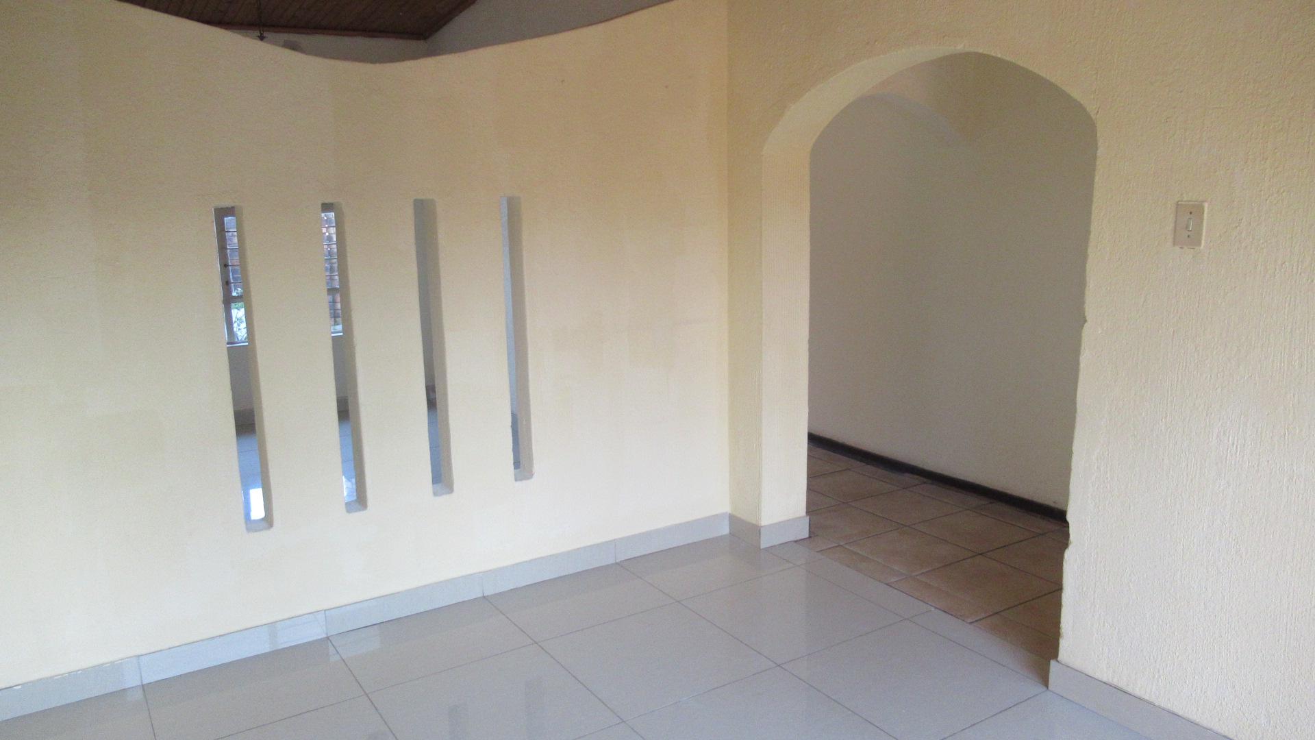 Rooms - 13 square meters of property in Helikon Park