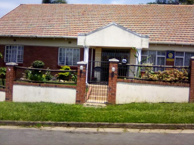 3 Bedroom House to Rent in Queensburgh - Property to rent - MR509331