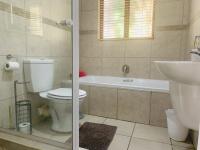 Bathroom 1 of property in Barbeque Downs