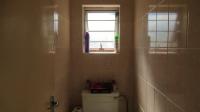 Bathroom 2 of property in Montclair (Dbn)