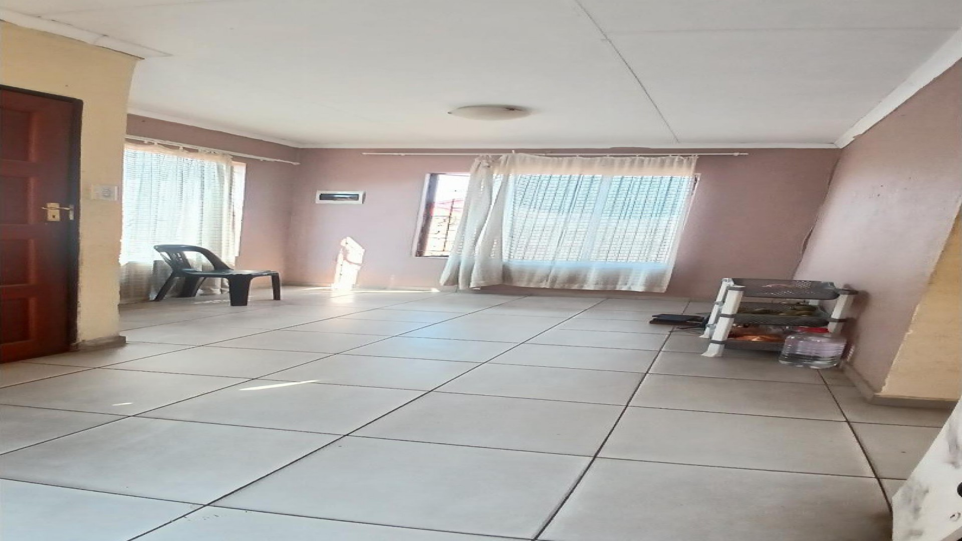 Lounges of property in Soshanguve East
