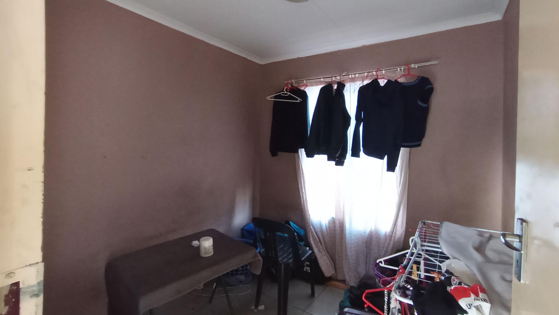 Bed Room 3 - 8 square meters of property in Soshanguve East