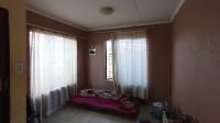 Lounges - 9 square meters of property in Soshanguve East