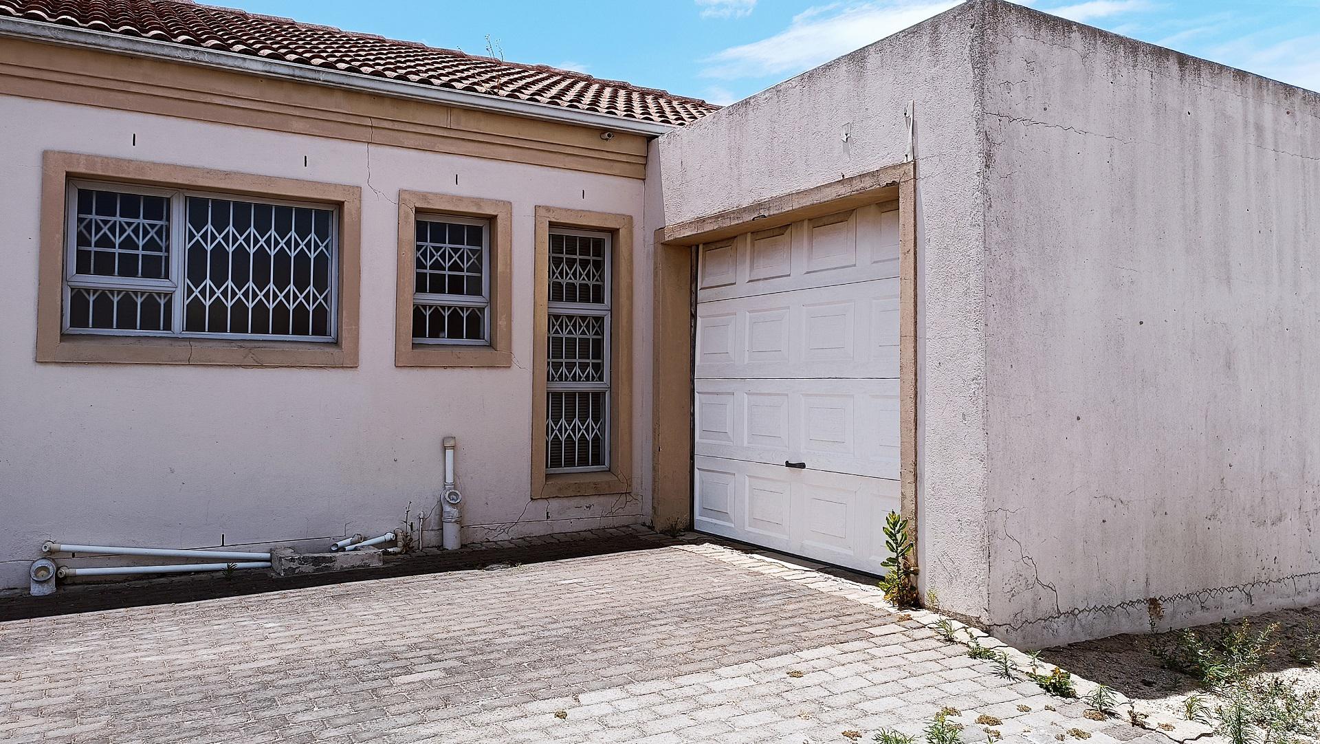 Front View of property in Bernadino Heights