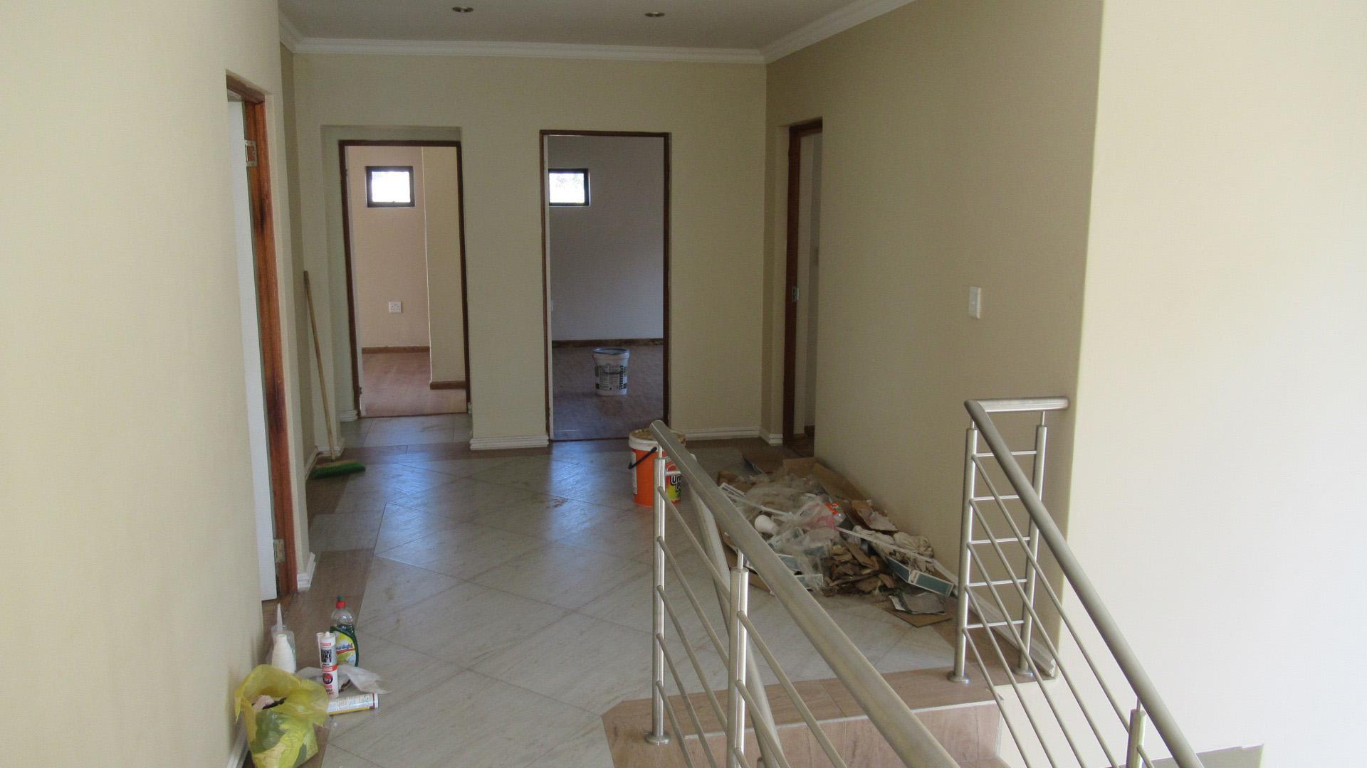 Spaces - 73 square meters of property in Fourways