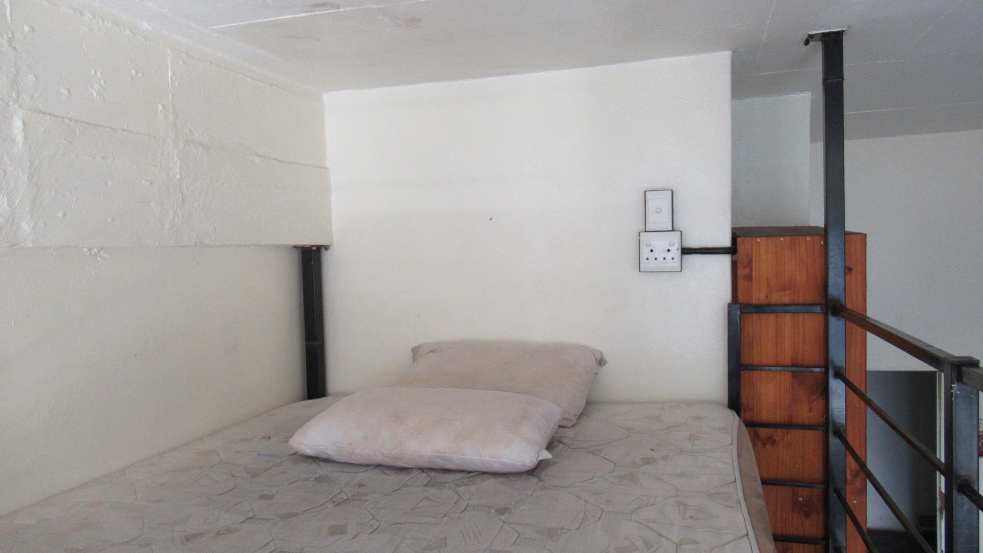 Bed Room 1 - 7 square meters of property in City and Suburban