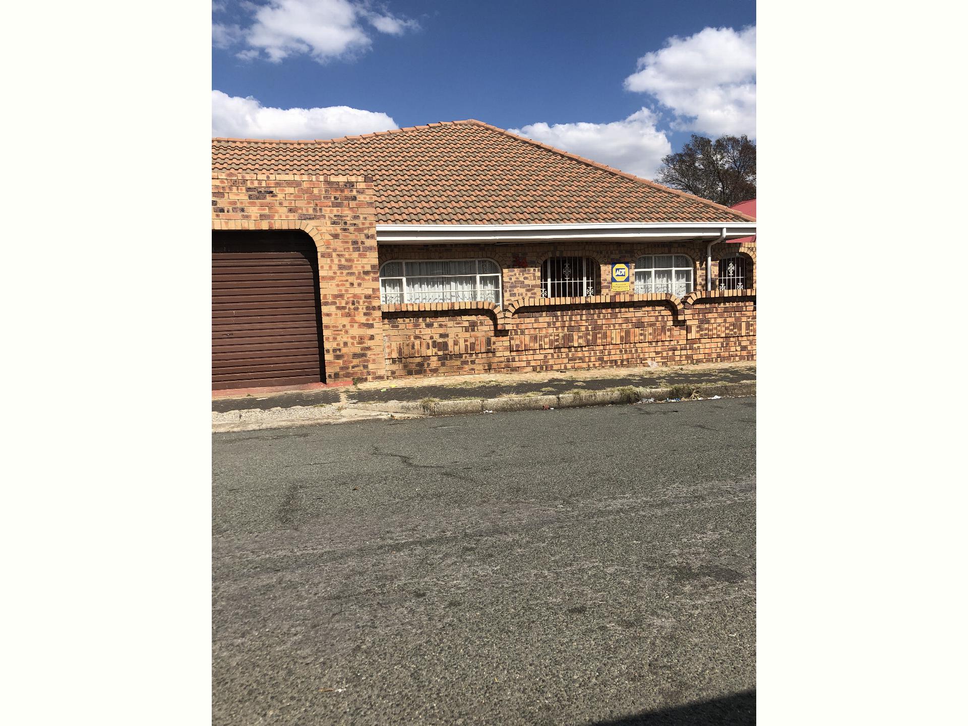 4 Bedroom House for Sale For Sale in Coronationville MR509