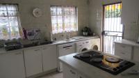 Kitchen - 66 square meters of property in Hurlingham