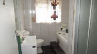 Bathroom 1 - 36 square meters of property in Hurlingham