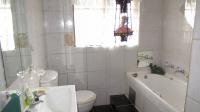 Bathroom 1 - 36 square meters of property in Hurlingham