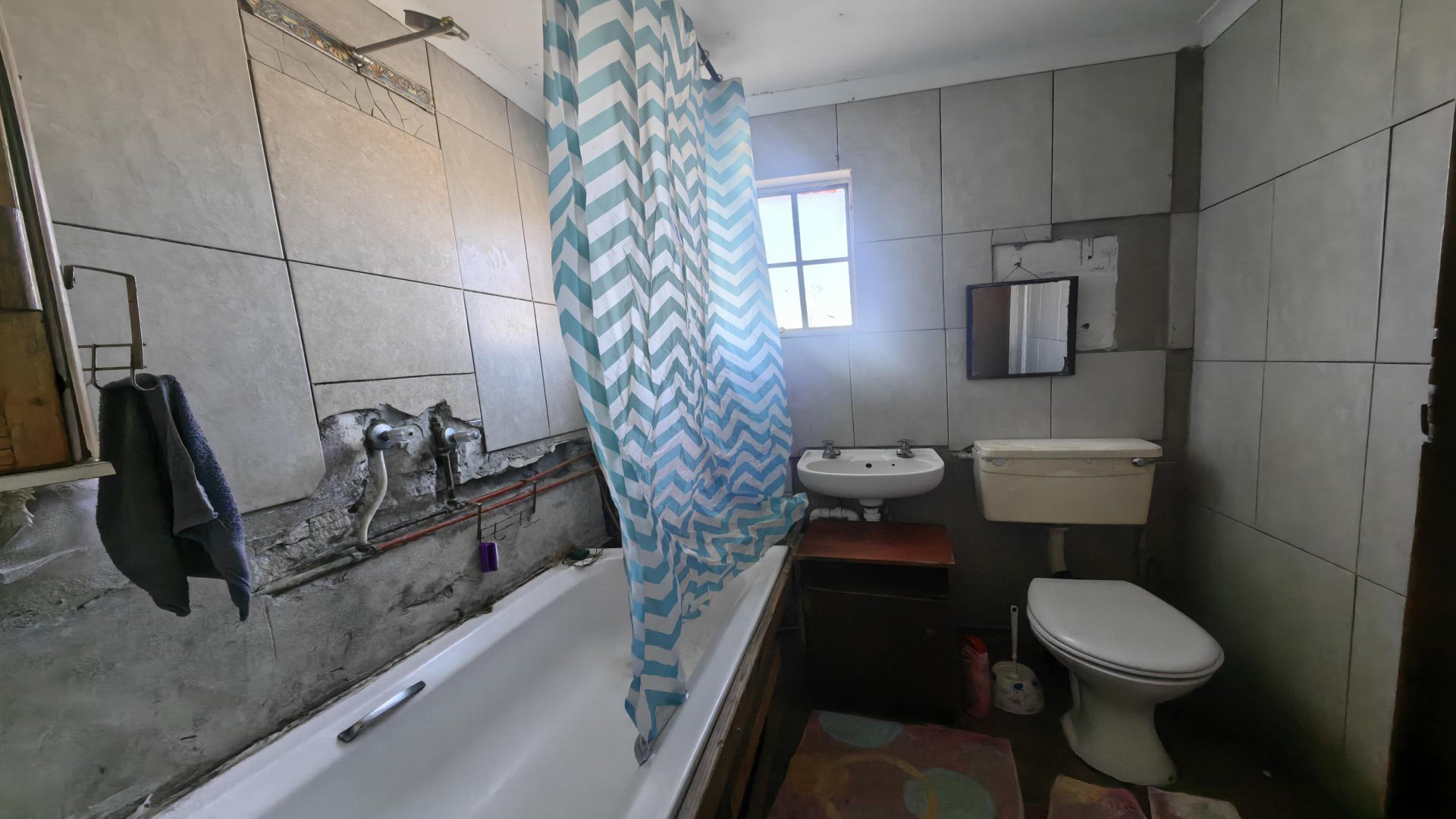 Bathroom 1 of property in Cape Town Centre