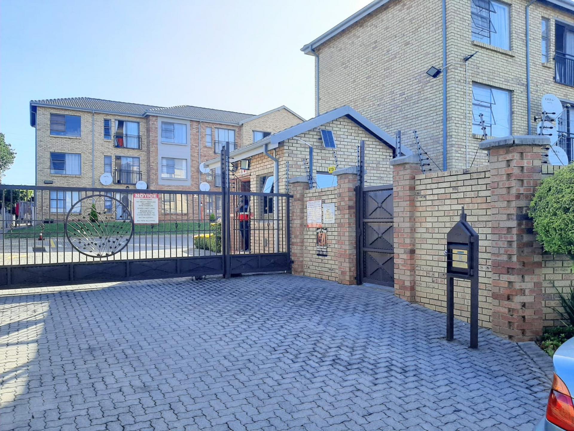  of property in Weltevreden Park