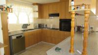 Kitchen - 13 square meters of property in Crystal Park