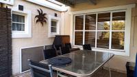 Patio - 30 square meters of property in Kosmos