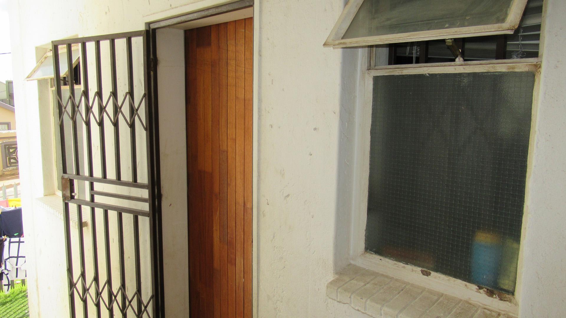 Front View of property in Fleurhof