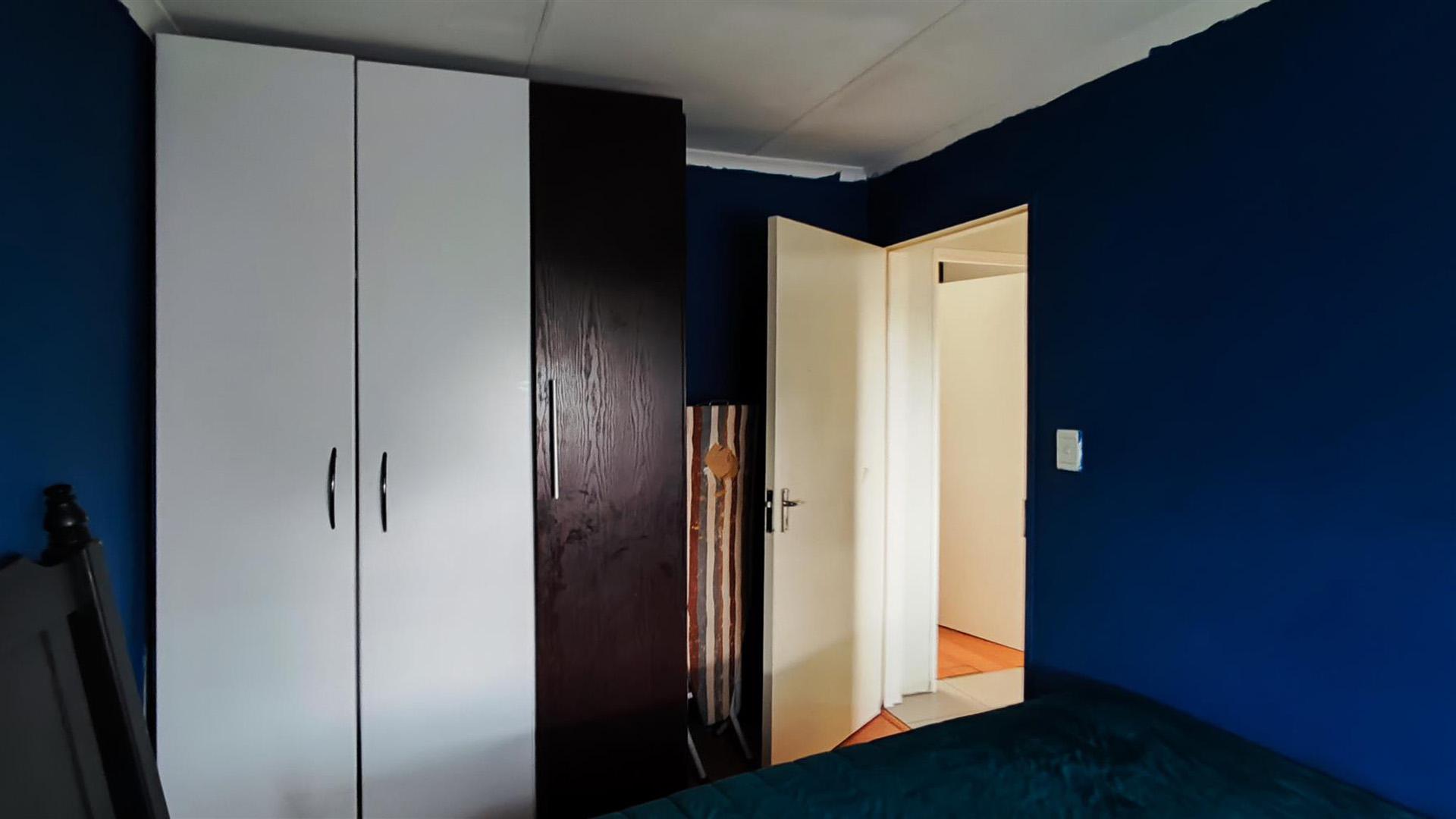 Bed Room 2 - 8 square meters of property in Crystal Park