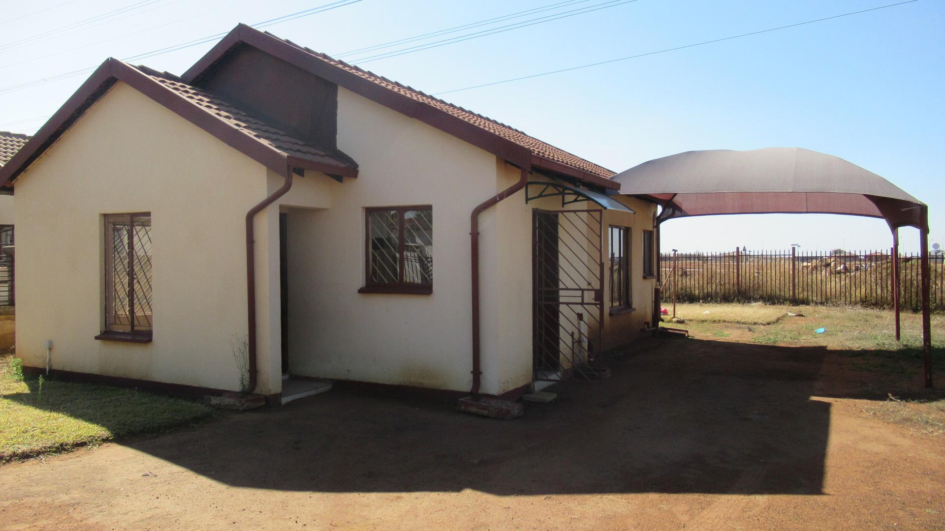 Front View of property in Soshanguve